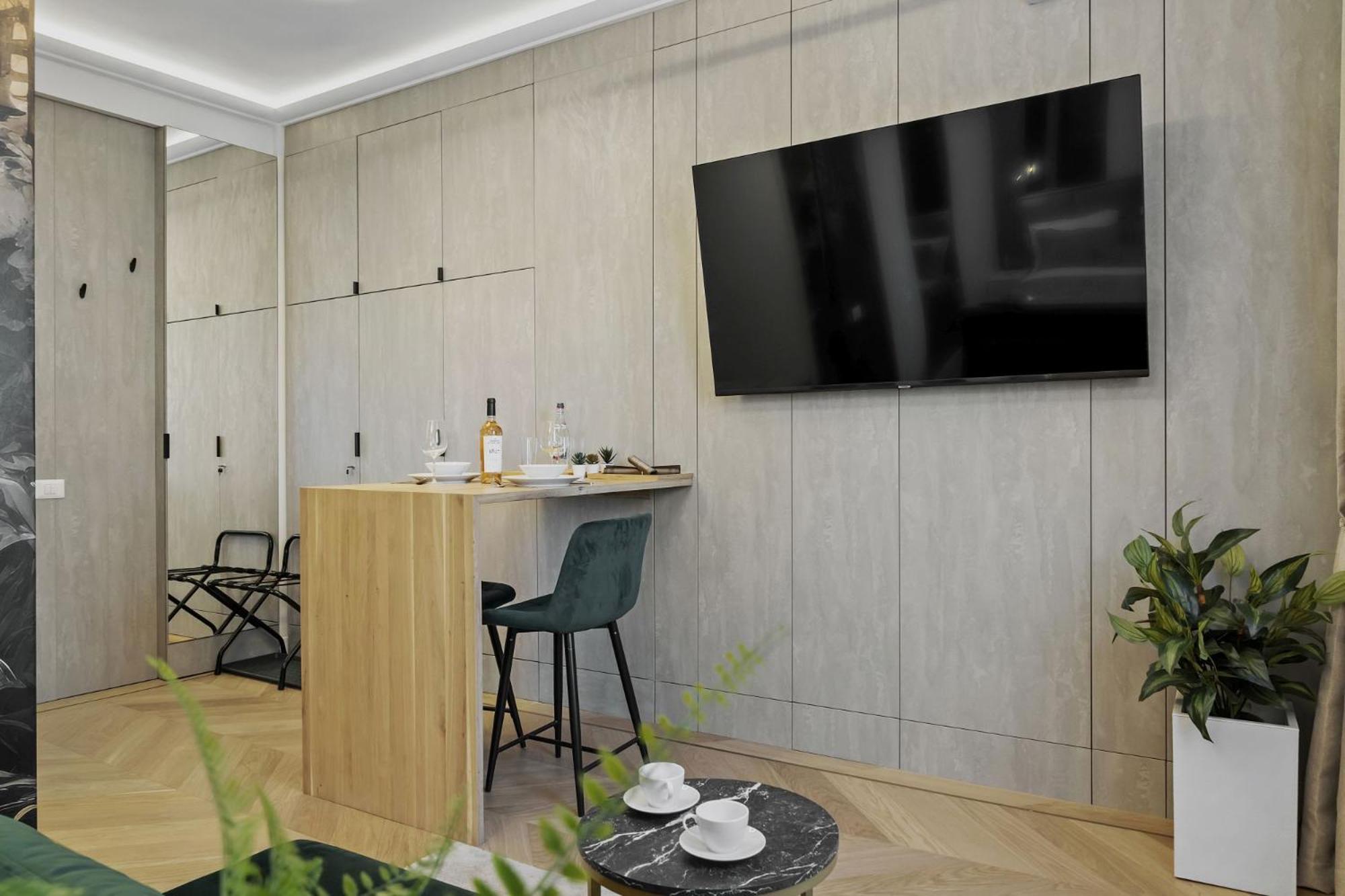 Studio Jungle Breath - City Centre Bukarest Exterior foto